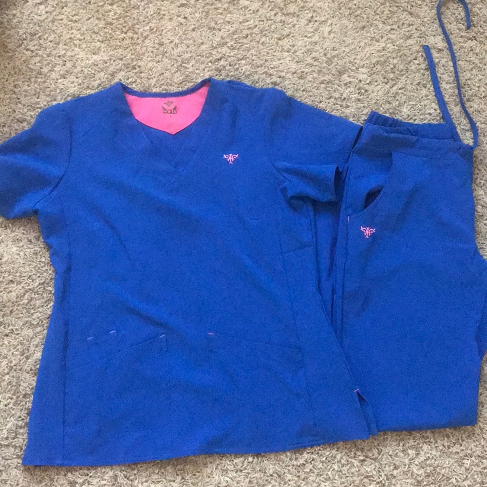 MED COUTURE SCRUBS